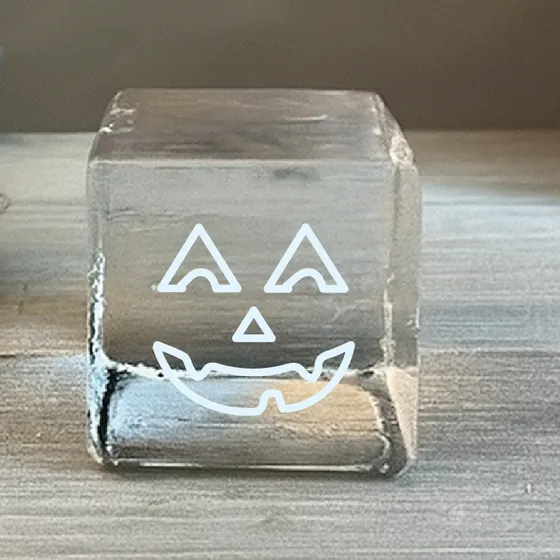 Etched Lantern Cube, Grinning